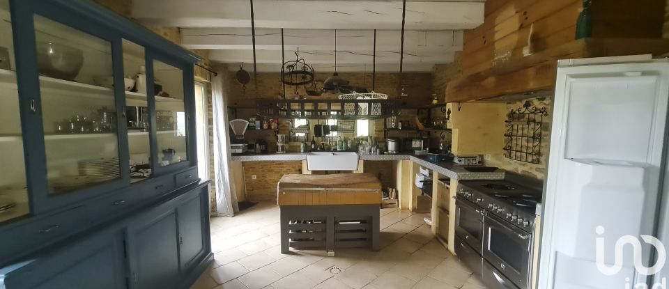 House 5 rooms of 110 m² in Sarlat-la-Canéda (24200)
