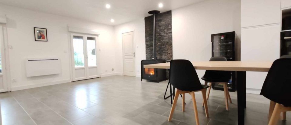 House 5 rooms of 94 m² in Angoulins (17690)
