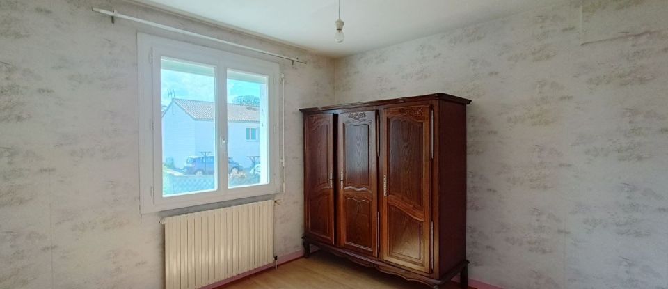 House 4 rooms of 88 m² in Mauzé-Thouarsais (79100)