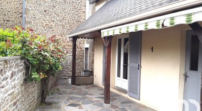 Town house 6 rooms of 110 m² in Montaudin (53220)