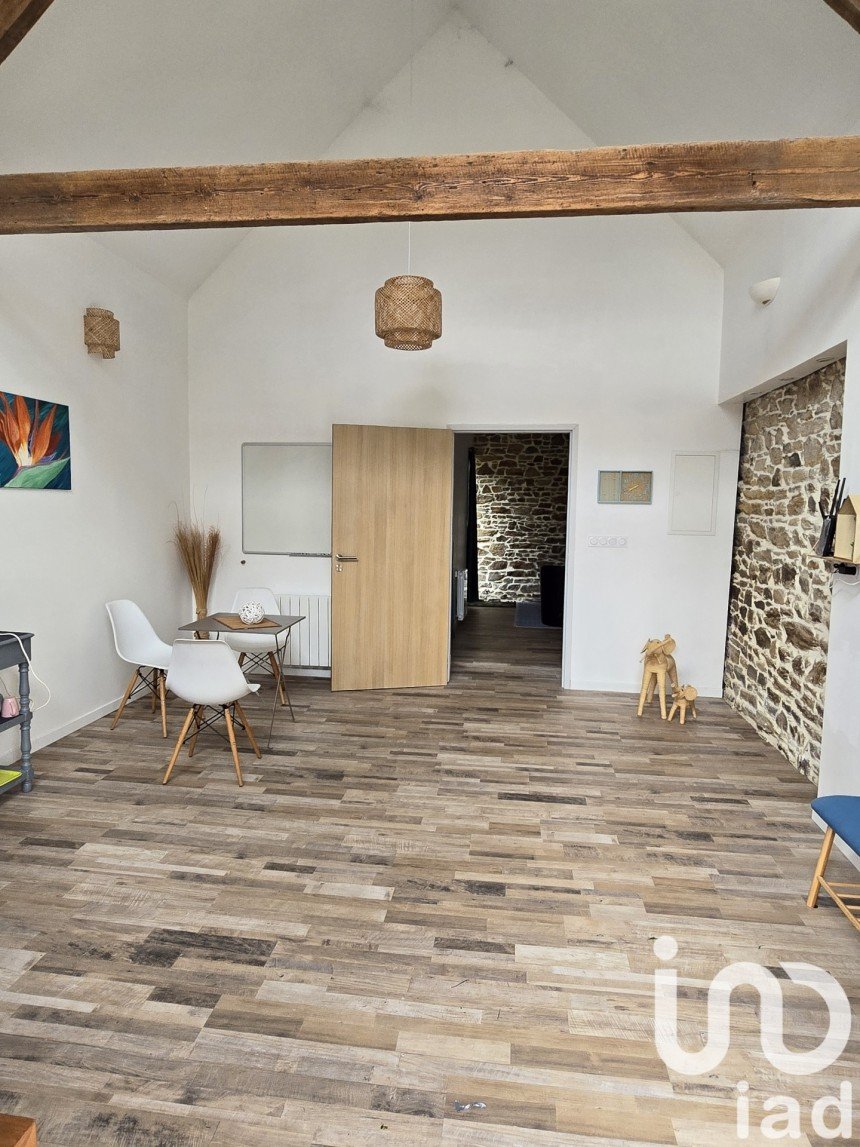 Maison traditionnelle 5 pièces de 225 m² à Sainte-Reine-de-Bretagne (44160)