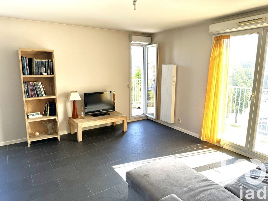 Apartment 3 rooms of 60 m² in Sainte-Geneviève-des-Bois (91700)