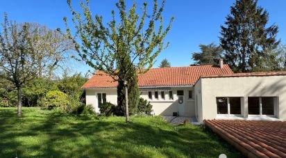 Village house 8 rooms of 163 m² in Vertou (44120)