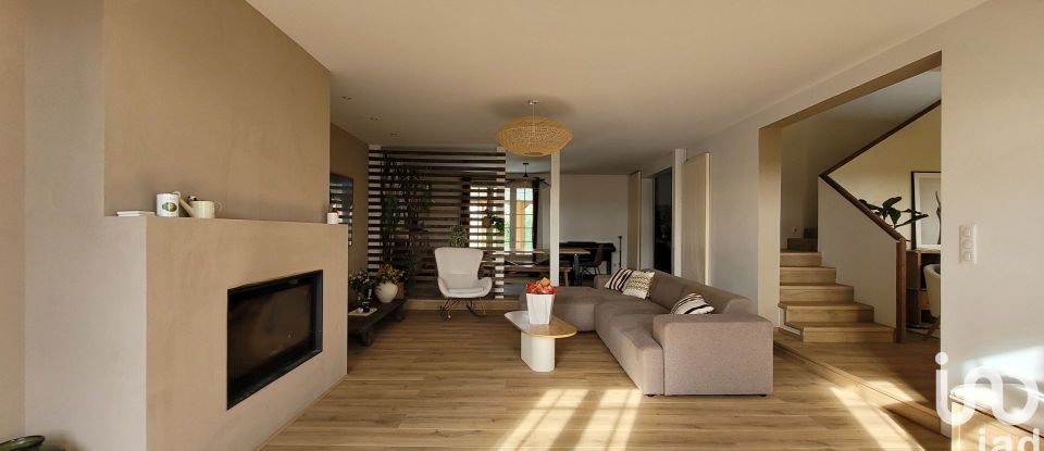 Maison 10 pièces de 384 m² à Mousseaux-Neuville (27220)