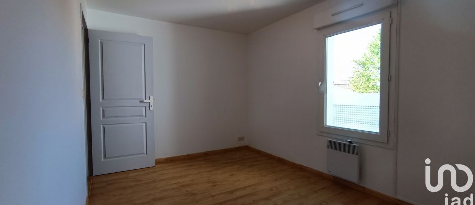 Apartment 3 rooms of 64 m² in La Rochelle (17000)