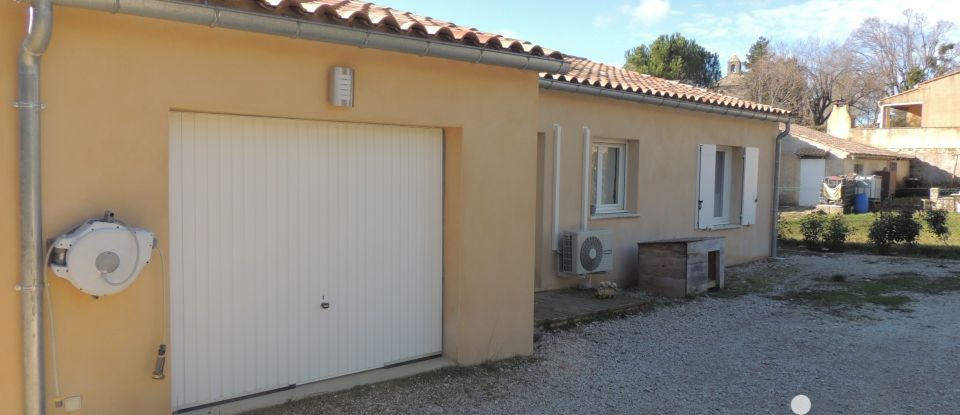 Traditional house 4 rooms of 108 m² in Saint-Trinit (84390)