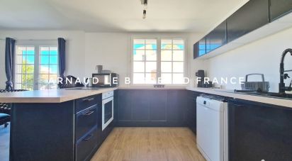 House 7 rooms of 142 m² in Six-Fours-les-Plages (83140)