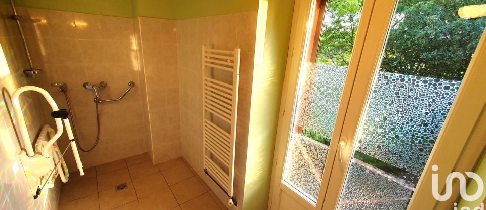 House 3 rooms of 70 m² in Bédarieux (34600)