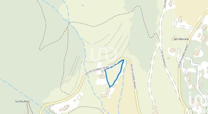 Land of 2,350 m² in Le Plan-de-la-Tour (83120)