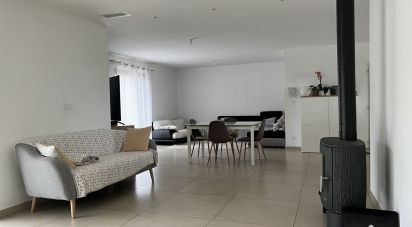 Maison 5 pièces de 176 m² à Aigues-Vives (30670)