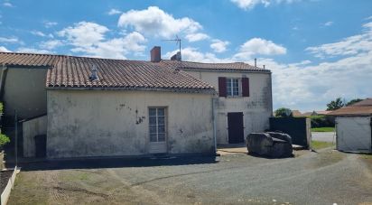 House 6 rooms of 175 m² in Saint-Aubin-la-Plaine (85210)