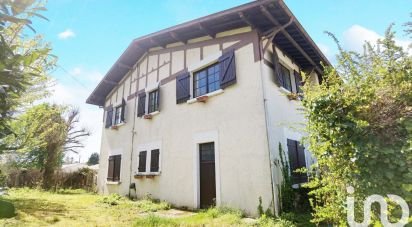 Maison traditionnelle 7 pièces de 230 m² à Belin-Béliet (33830)