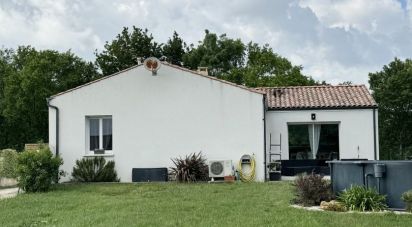 House 5 rooms of 103 m² in Saintes (17100)