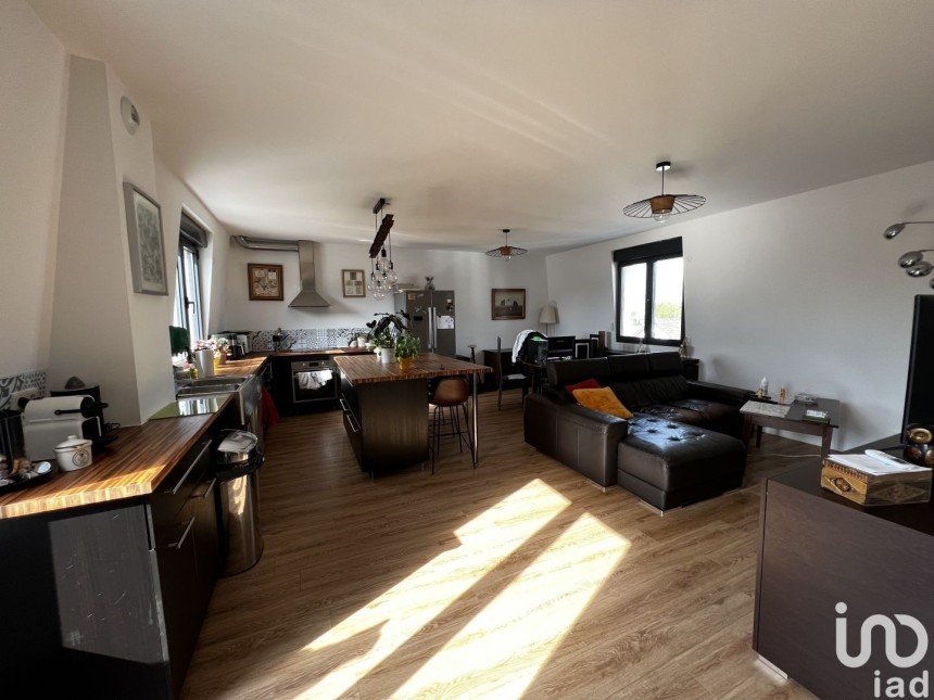 Apartment 3 rooms of 77 m² in Livry-Gargan (93190)