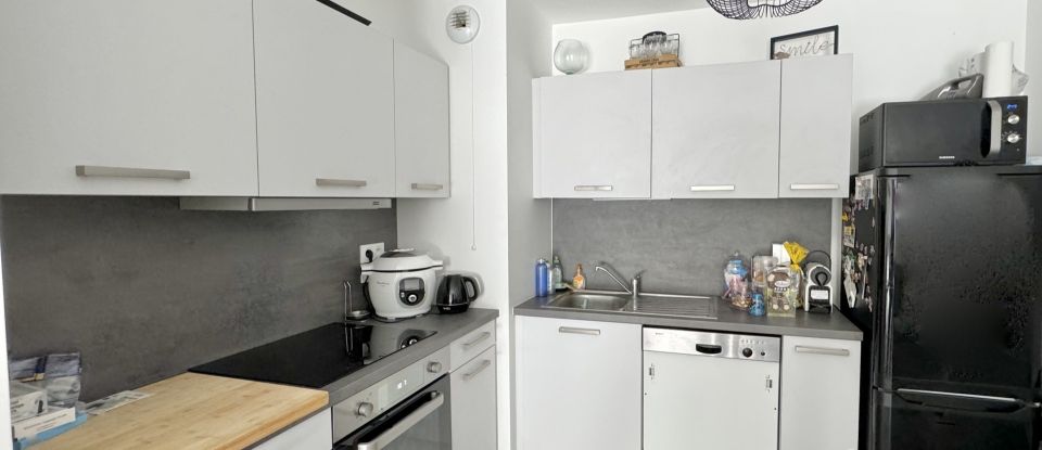 Apartment 3 rooms of 62 m² in Pontault-Combault (77340)