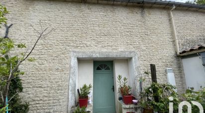 House 3 rooms of 74 m² in Forges (17290)