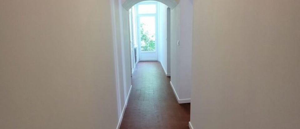 House 9 rooms of 290 m² in Saint-Dizant-du-Gua (17240)