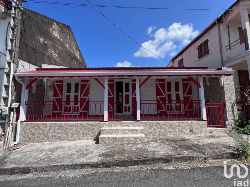 Maison 5 pièces de 75 m² à Basse-Terre (97100)