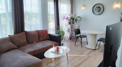Apartment 3 rooms of 57 m² in Mourenx (64150)