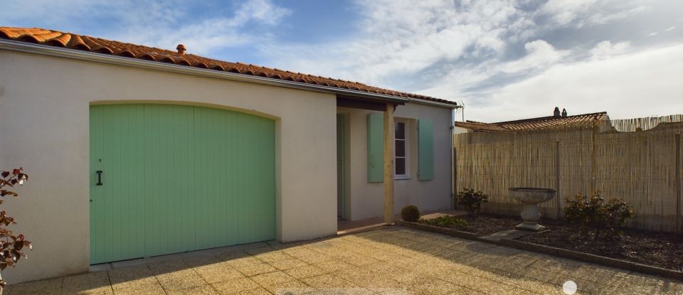 House 5 rooms of 87 m² in Rivedoux-Plage (17940)