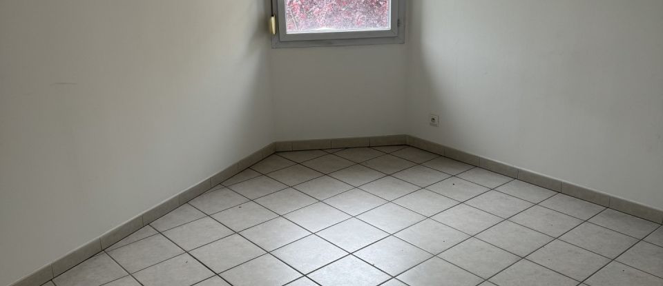 Apartment 3 rooms of 77 m² in Manosque (04100)