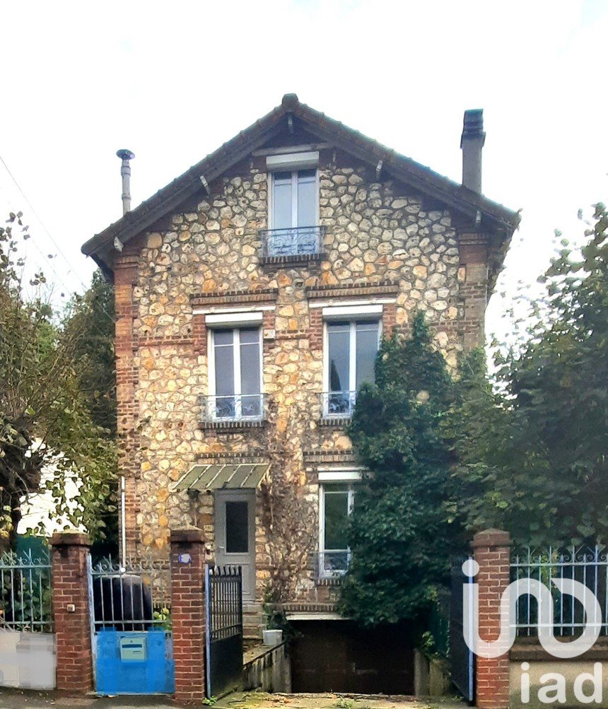 Traditional house 7 rooms of 122 m² in Montmorency (95160)