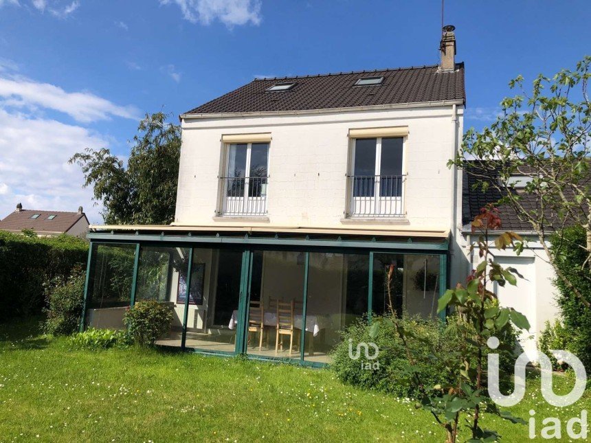 House 7 rooms of 153 m² in Élancourt (78990)