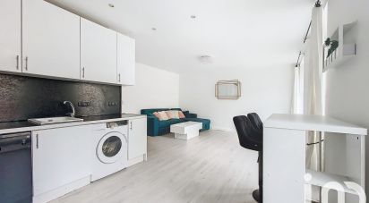 Apartment 3 rooms of 55 m² in Puteaux (92800)