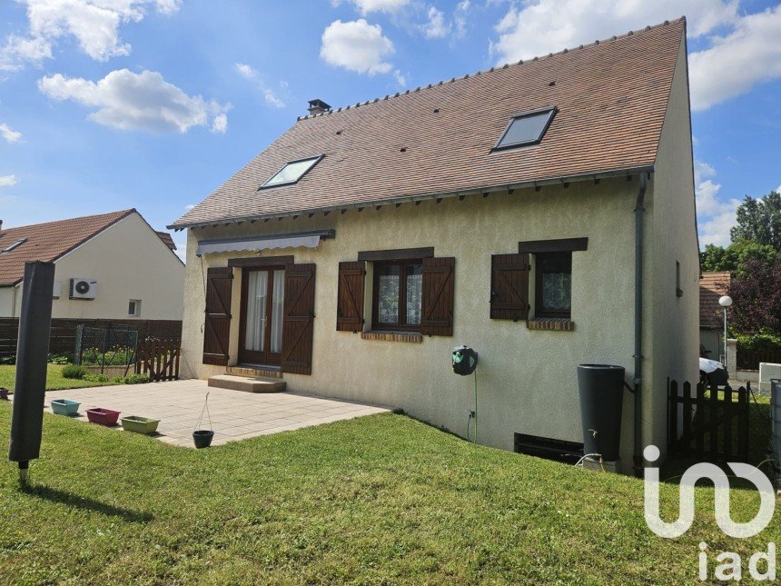 Traditional house 6 rooms of 122 m² in Draveil (91210)