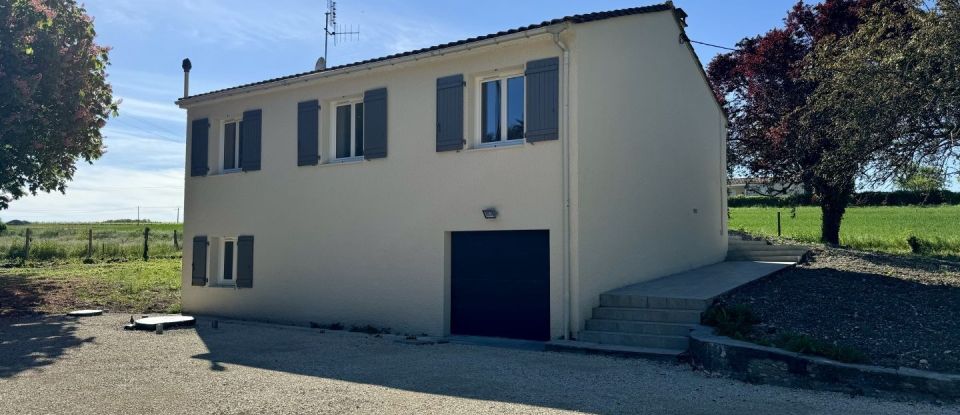 House 6 rooms of 105 m² in Salles-d'Angles (16130)