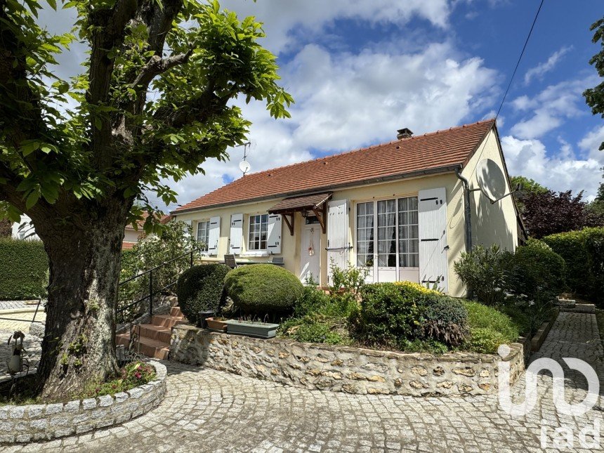 Traditional house 5 rooms of 84 m² in Soisy-sur-Seine (91450)