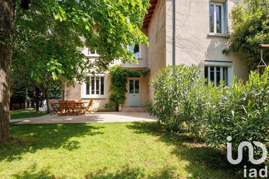 Vente Maison 150m² 5 Pièces à Villefranche-sur-Saône (69400) - Iad France