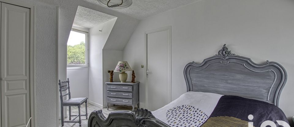 Maison traditionnelle 8 pièces de 148 m² à Nointel (60840)