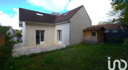 House 6 rooms of 131 m² in Saint-Rémy-lès-Chevreuse (78470)