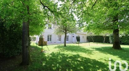 Maison traditionnelle 8 pièces de 144 m² à Saint-Rémy-lès-Chevreuse (78470)