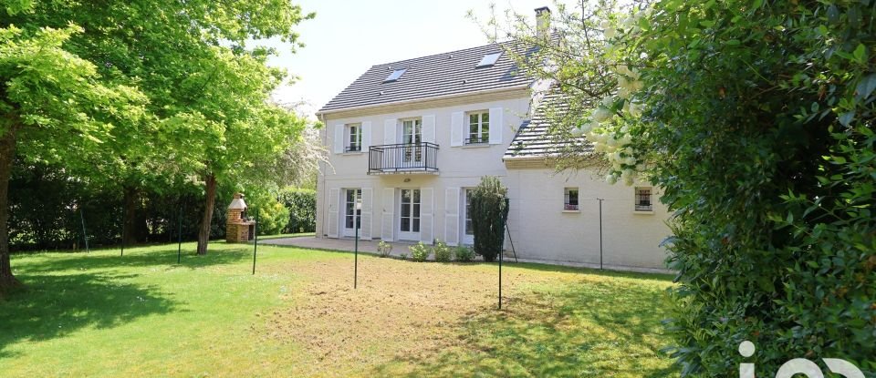 Maison traditionnelle 8 pièces de 166 m² à Saint-Rémy-lès-Chevreuse (78470)