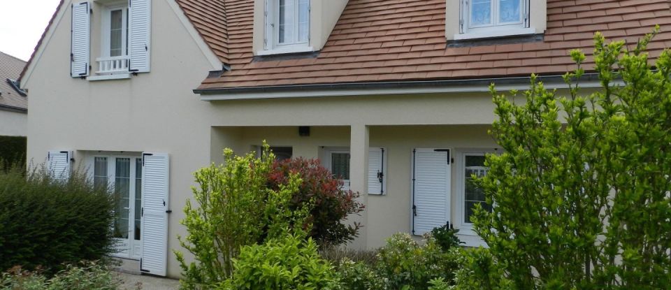 House 7 rooms of 150 m² in Claye-Souilly (77410)