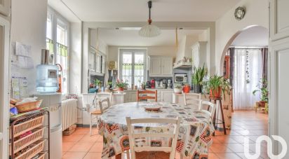 Traditional house 6 rooms of 213 m² in - (87320)