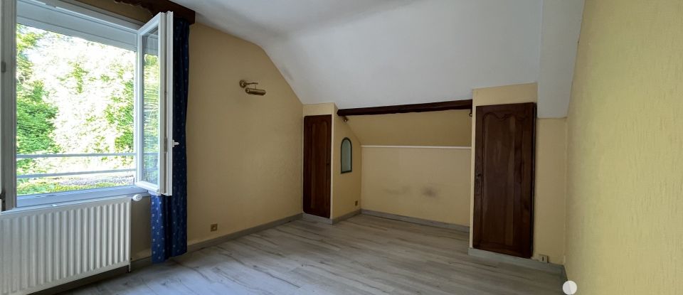 House 6 rooms of 222 m² in Angers (49000)