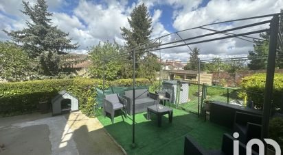 House 4 rooms of 80 m² in Cachan (94230)