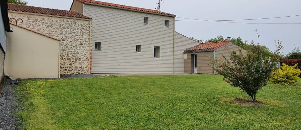 House 4 rooms of 135 m² in La Merlatière (85140)