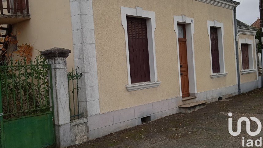 Town house 3 rooms of 76 m² in Vibraye (72320)