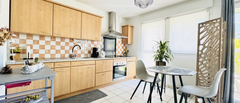 Appartement 3 pièces de 65 m² à Saint-Pierre-en-Faucigny (74800)