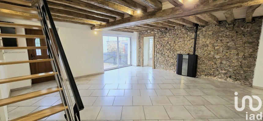 Village house 5 rooms of 99 m² in Mauges-sur-Loire (49410)