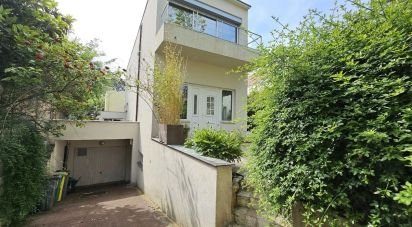 House 7 rooms of 180 m² in Créteil (94000)