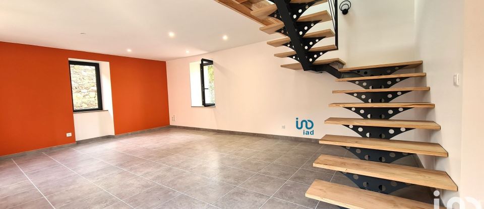 House 4 rooms of 96 m² in Terrou (46120)