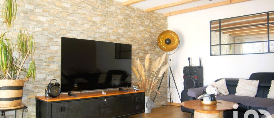 House 5 rooms of 106 m² in Millau (12100)