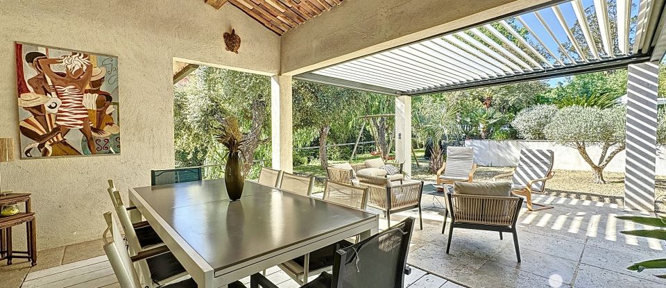 House 5 rooms of 181 m² in Grimaud (83310)