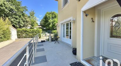 House 8 rooms of 210 m² in Donzère (26290)