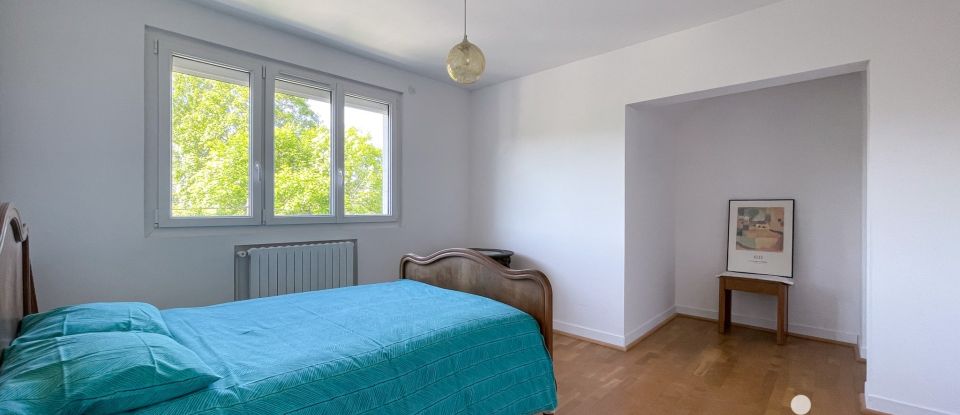 House 8 rooms of 166 m² in Sucy-en-Brie (94370)